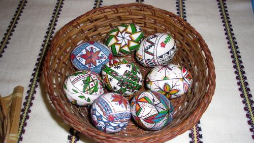 Ouă încondeiate cu ceară colorată